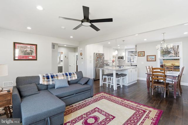 6710 OAK DR, Alexandria, VA 22306