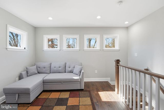 6710 OAK DR, Alexandria, VA 22306