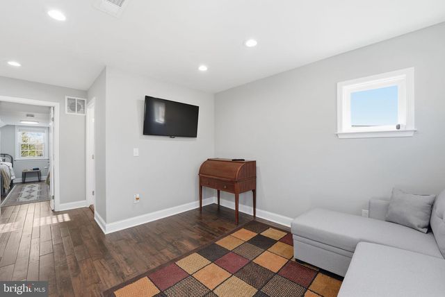 6710 OAK DR, Alexandria, VA 22306