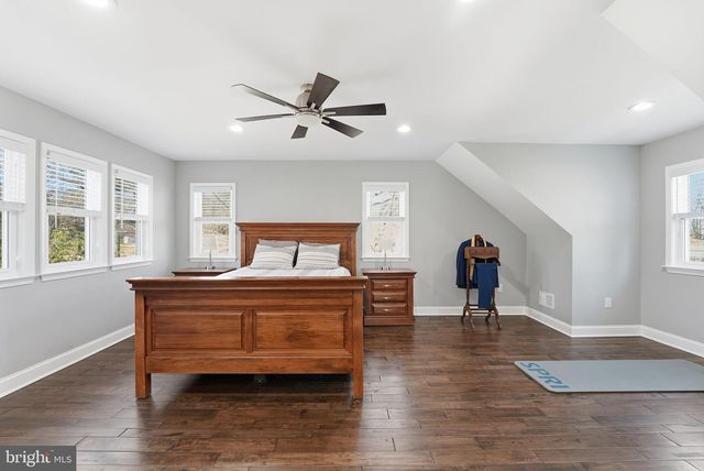 6710 OAK DR, Alexandria, VA 22306