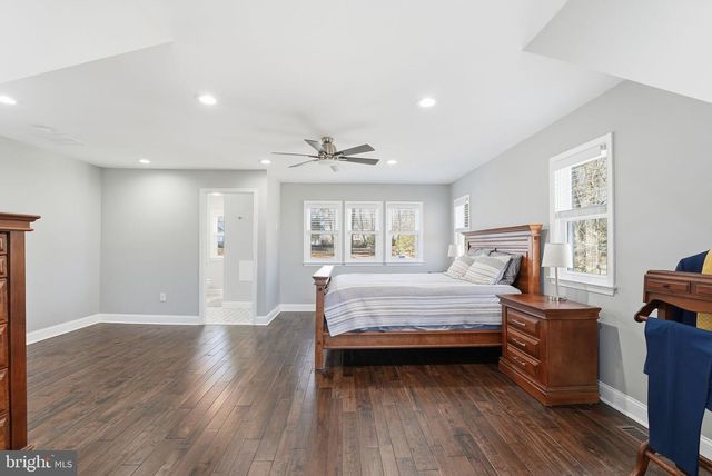 6710 OAK DR, Alexandria, VA 22306