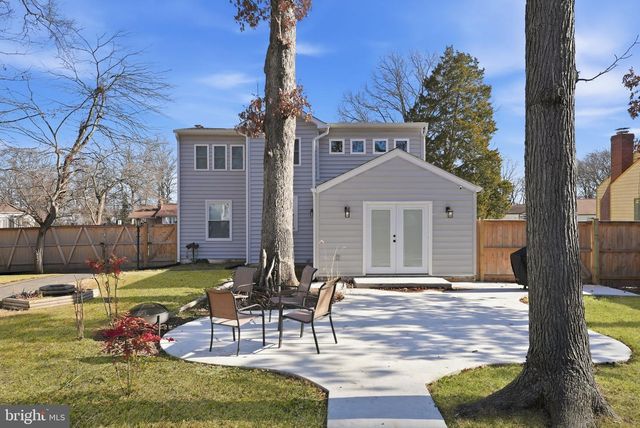 6710 OAK DR, Alexandria, VA 22306