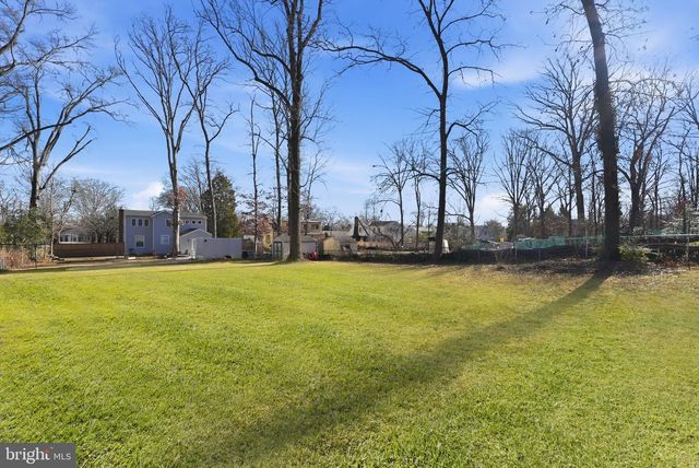 6710 OAK DR, Alexandria, VA 22306