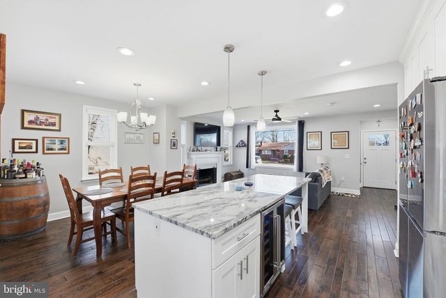 6710 OAK DR, Alexandria, VA 22306