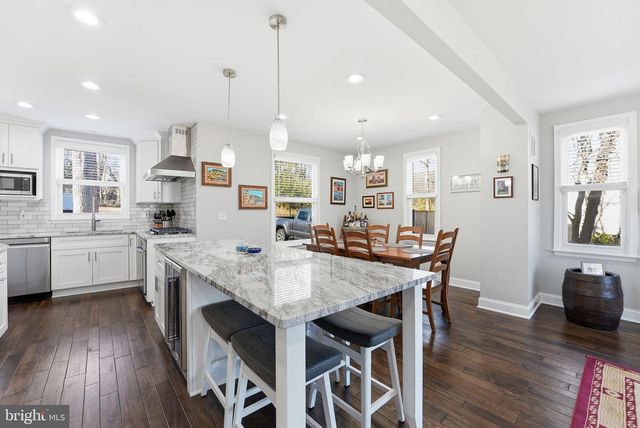 6710 OAK DR, Alexandria, VA 22306