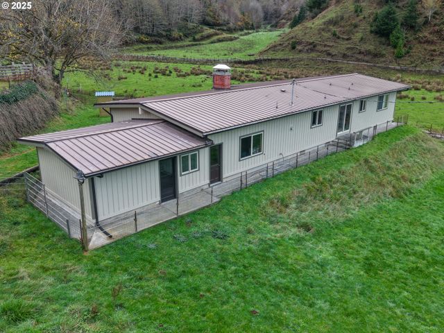 70033 LARSEN RANCH Rd, North Bend, OR 97459