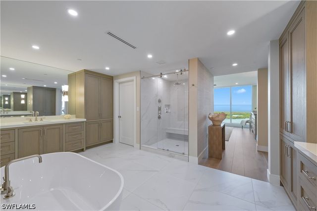 13945 Old Coast RD 1606, Naples, FL 34110