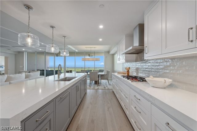13945 Old Coast RD 1606, Naples, FL 34110