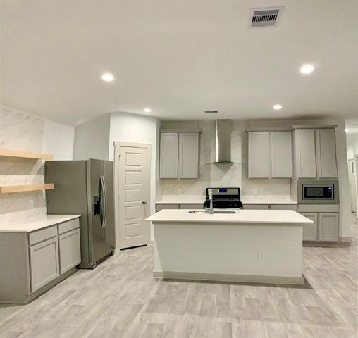 2824 Gunnersbury Drive, Houston, TX 77047