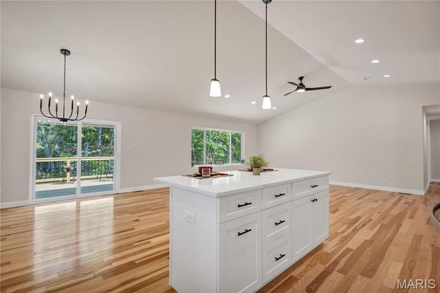 6103 Union Drive, Hillsboro, MO 63050