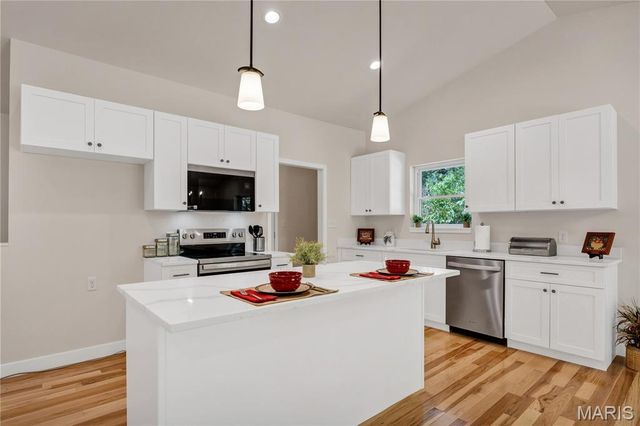 6103 Union Drive, Hillsboro, MO 63050