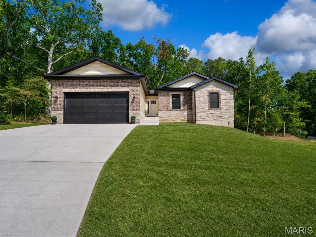 6103 Union Drive, Hillsboro, MO 63050