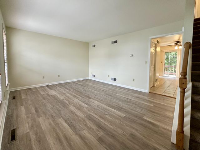 556 DOWNINGTON CT, Harrisburg, PA 17112