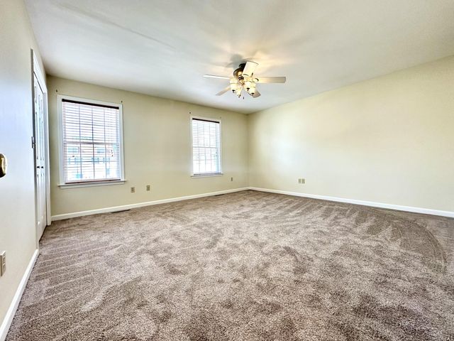 556 DOWNINGTON CT, Harrisburg, PA 17112