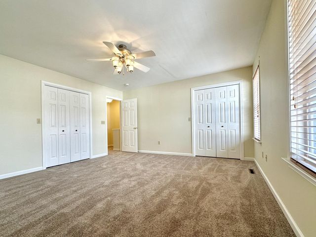 556 DOWNINGTON CT, Harrisburg, PA 17112