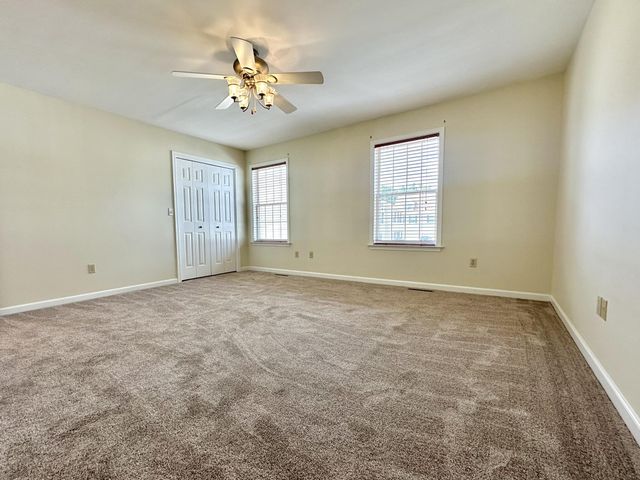 556 DOWNINGTON CT, Harrisburg, PA 17112