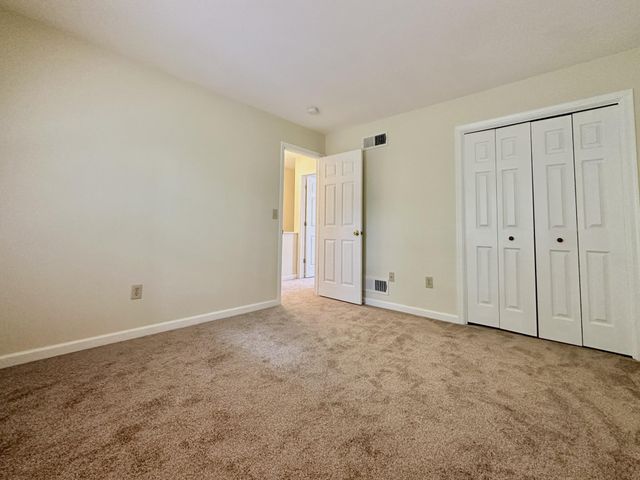 556 DOWNINGTON CT, Harrisburg, PA 17112