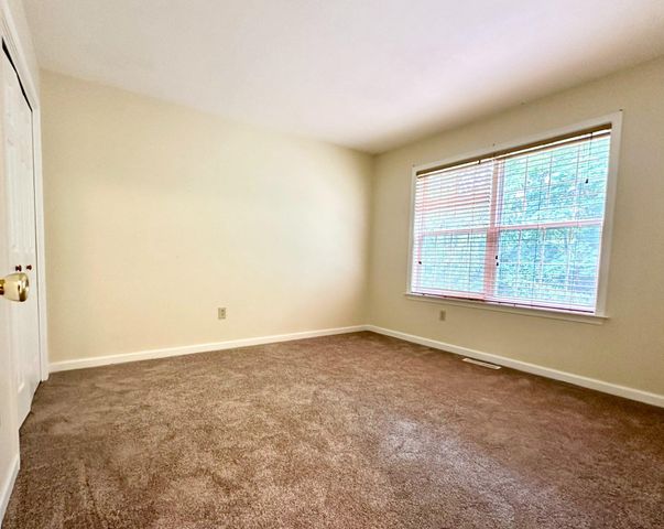 556 DOWNINGTON CT, Harrisburg, PA 17112