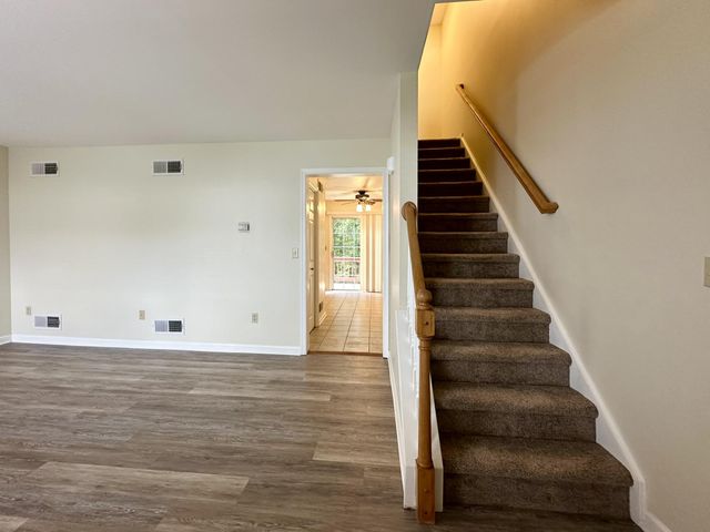 556 DOWNINGTON CT, Harrisburg, PA 17112