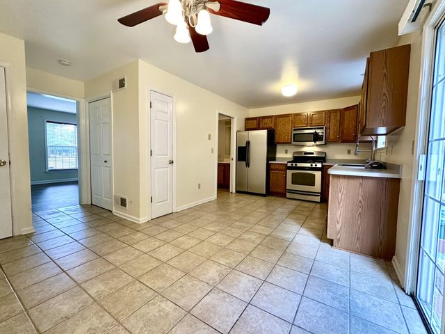 556 DOWNINGTON CT, Harrisburg, PA 17112