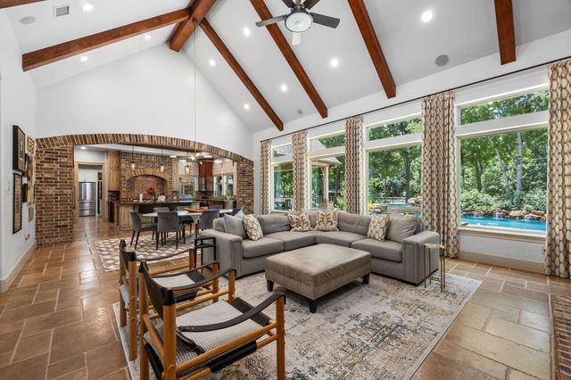 2734 Forest View, Richmond, TX 77406