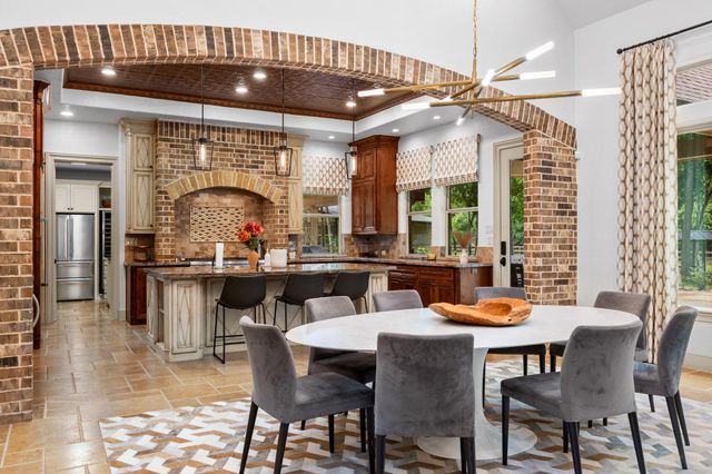2734 Forest View, Richmond, TX 77406