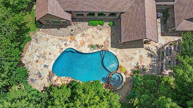 2734 Forest View, Richmond, TX 77406