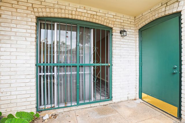 9915 Powhatan Dr Apt J3, San Antonio, TX 78230