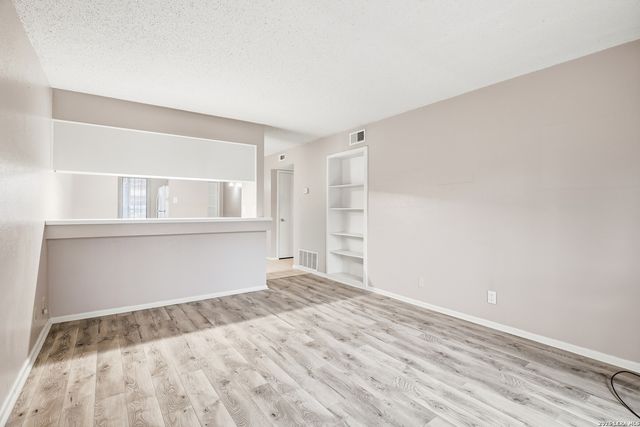 9915 Powhatan Dr Apt J3, San Antonio, TX 78230