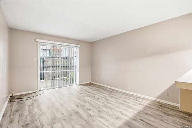 9915 Powhatan Dr Apt J3, San Antonio, TX 78230