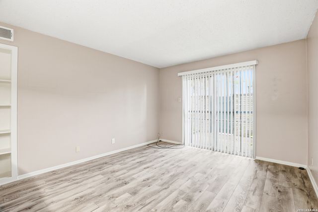 9915 Powhatan Dr Apt J3, San Antonio, TX 78230