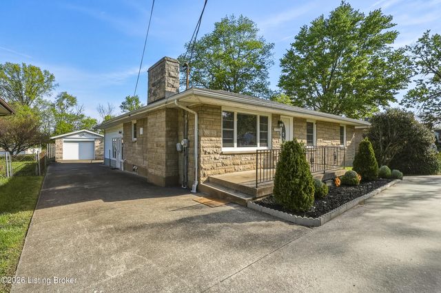 1109 Lavista Way, Louisville, KY 40219