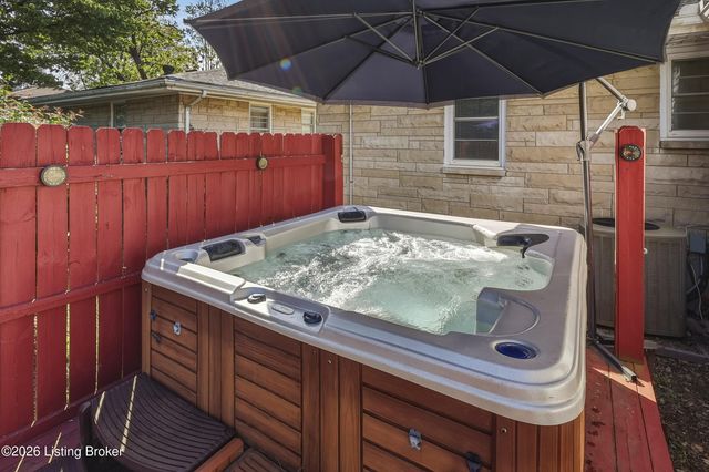1109 Lavista Way, Louisville, KY 40219
