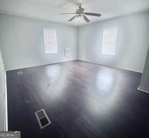 139 Register Avenue, Reidsville, GA 30453