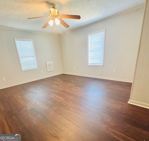 139 Register Avenue, Reidsville, GA 30453