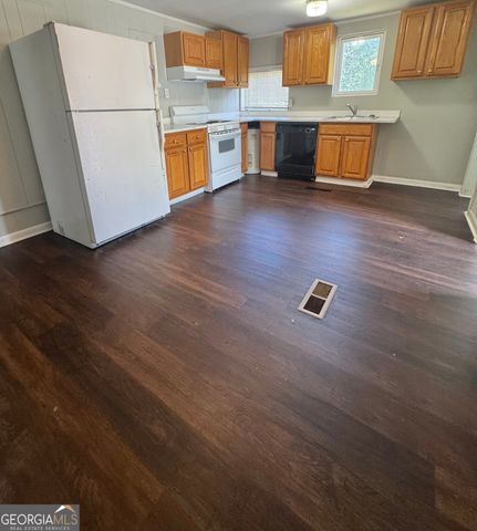 139 Register Avenue, Reidsville, GA 30453