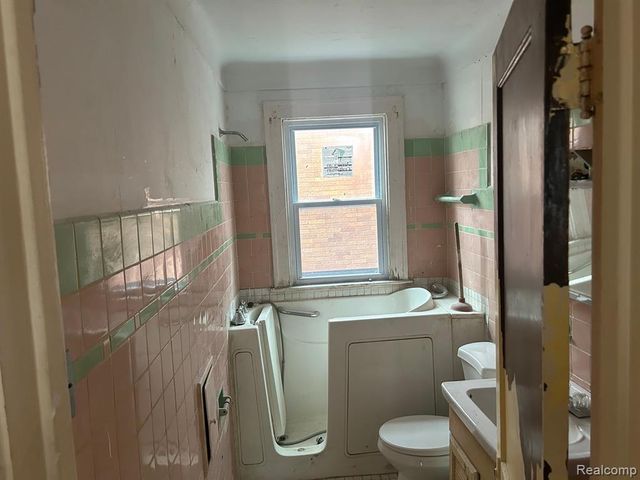 16170 Stoepel Street, Detroit, MI 48221