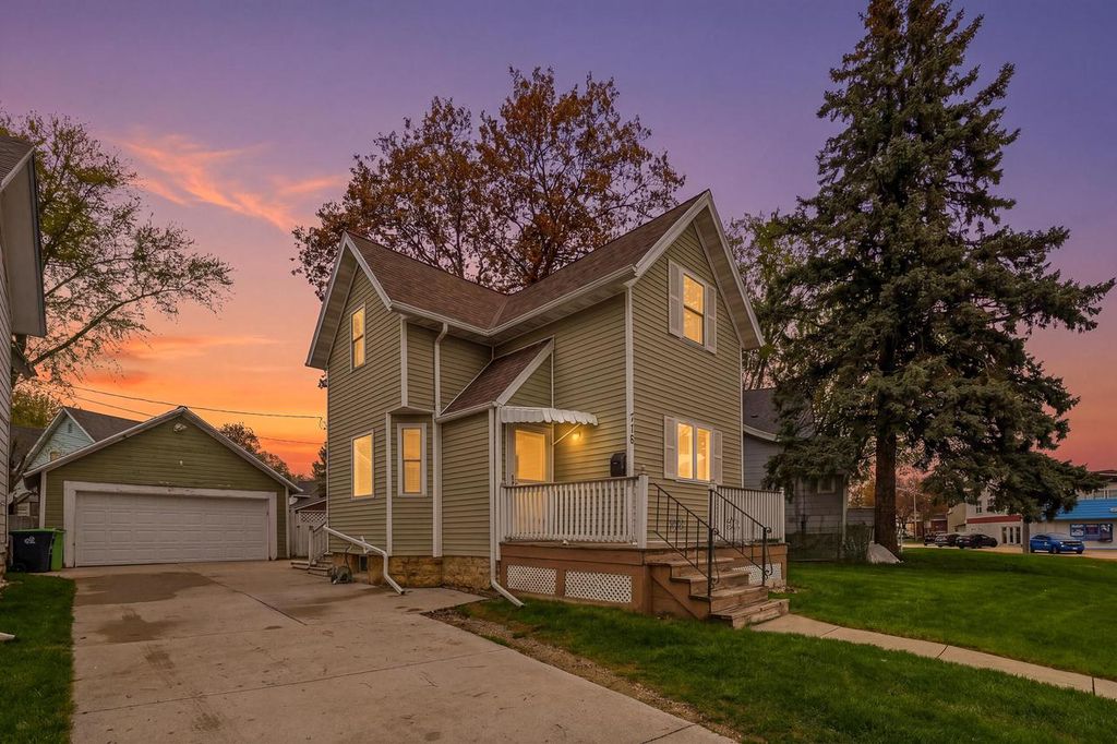 716 N Spring STREET, Beaver Dam, WI 53916