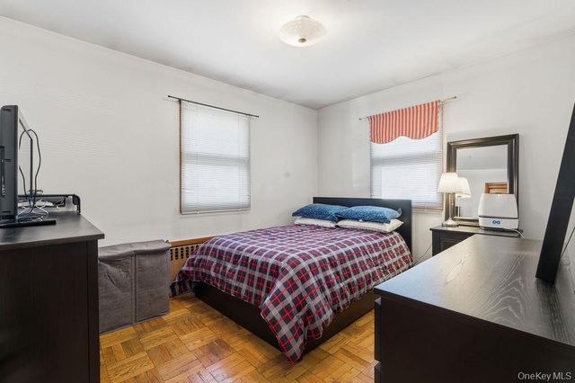 92 Apple Street, Brentwood, NY 11717