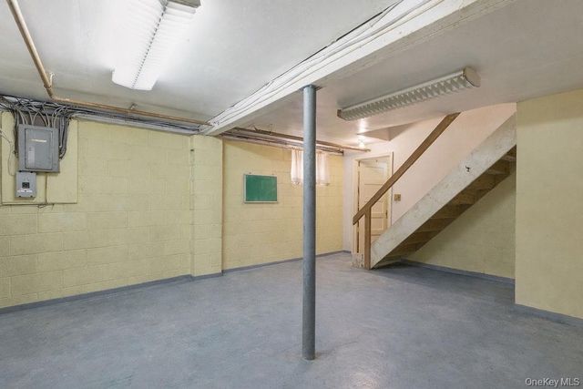 92 Apple Street, Brentwood, NY 11717