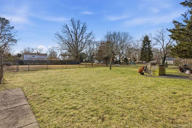 92 Apple Street, Brentwood, NY 11717