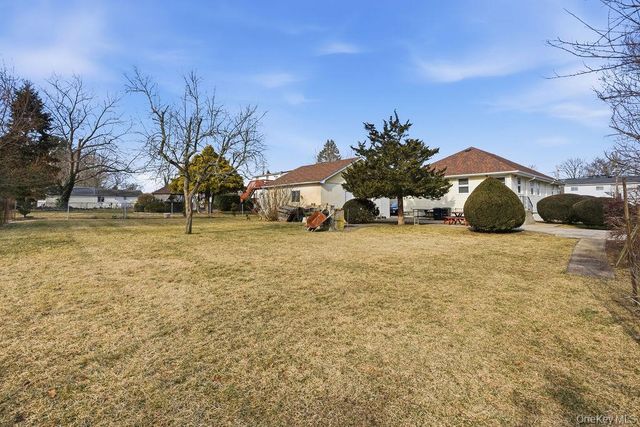 92 Apple Street, Brentwood, NY 11717