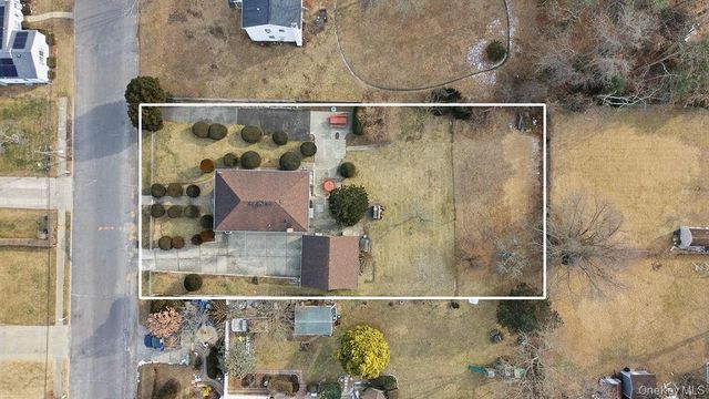 92 Apple Street, Brentwood, NY 11717