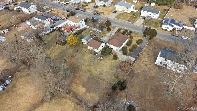 92 Apple Street, Brentwood, NY 11717