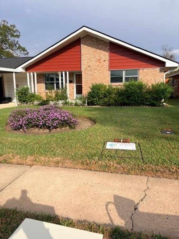 2611 Prairie Avenue, Pasadena, TX 77506