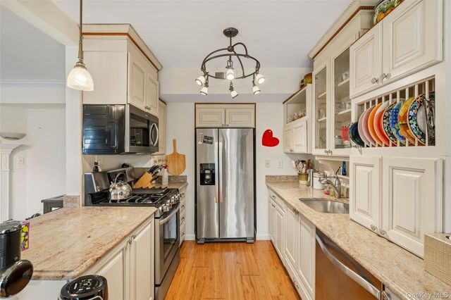 2119 Whispering Hills, Chester, NY 10918