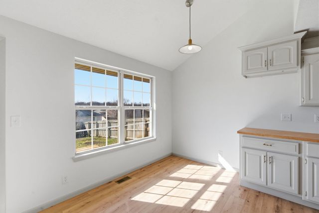 2420 W Rockwood Street, Springfield, MO 65807