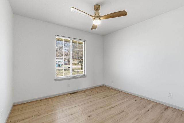 2420 W Rockwood Street, Springfield, MO 65807