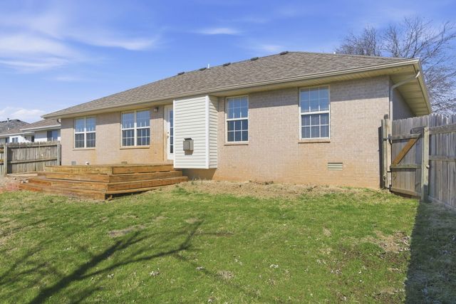 2420 W Rockwood Street, Springfield, MO 65807