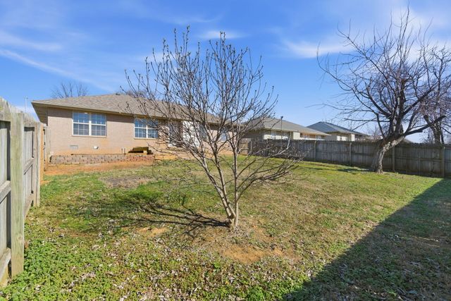 2420 W Rockwood Street, Springfield, MO 65807